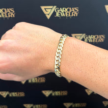 Load image into Gallery viewer, 7.25&quot; 14K Cuban Link Bracelet - 9 MM
